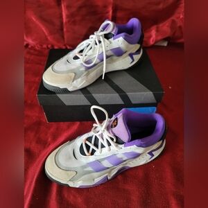 Size 11 - Adidas Niteball 2.0 White Purple RushPre-owned  signs of wear Chec